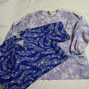 Scrub Set Small Snowflake Winter Holiday Top Jacket Cotton Poly Blend Blue